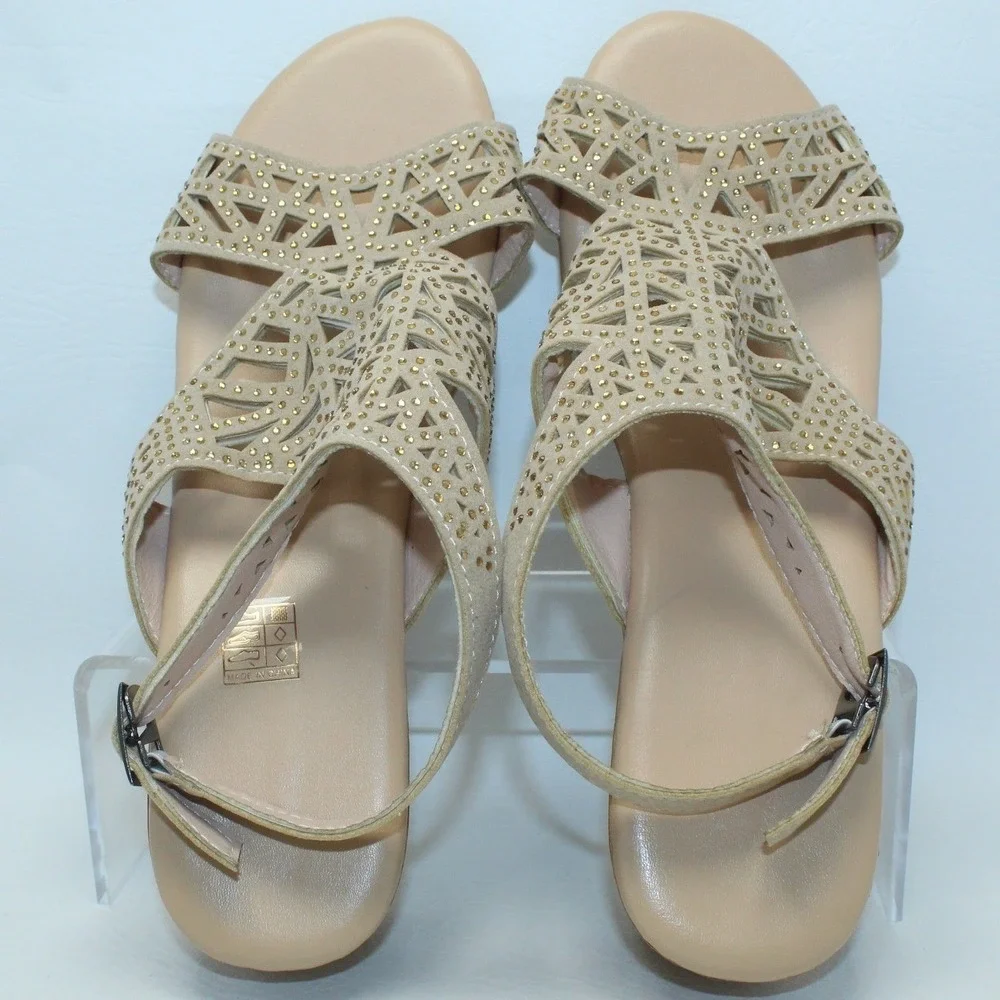 Cove Tan Laser Cut Rhinestone Block Heel Slingback Sandals Women's‎ Size 9 / 40